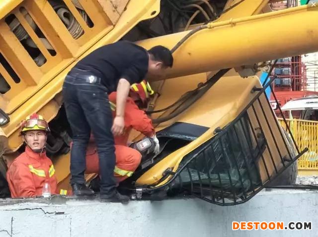 什么是【吊车事故】宁波邱隘地铁大吊车侧翻?